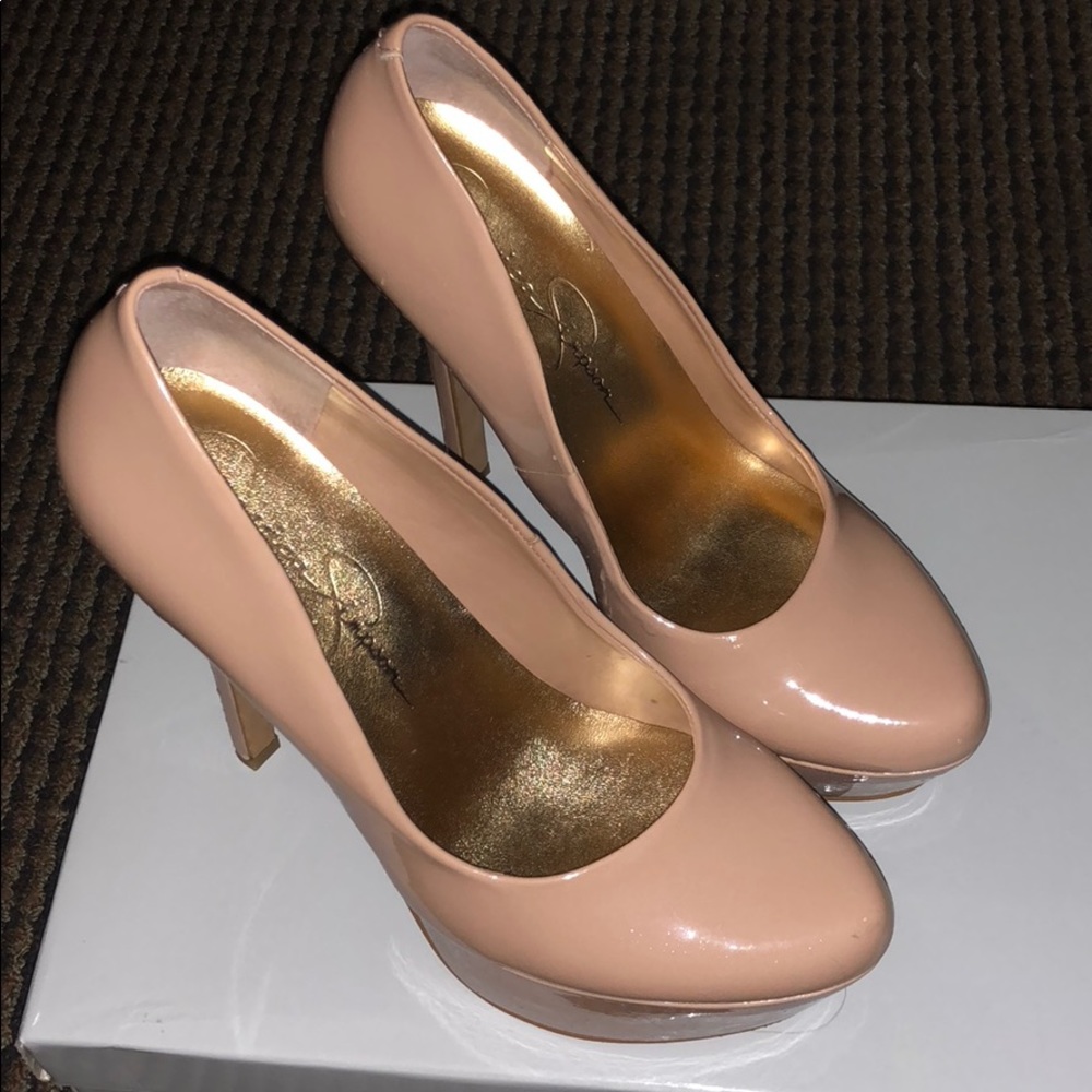 Nude Jessica Simpson Pumps